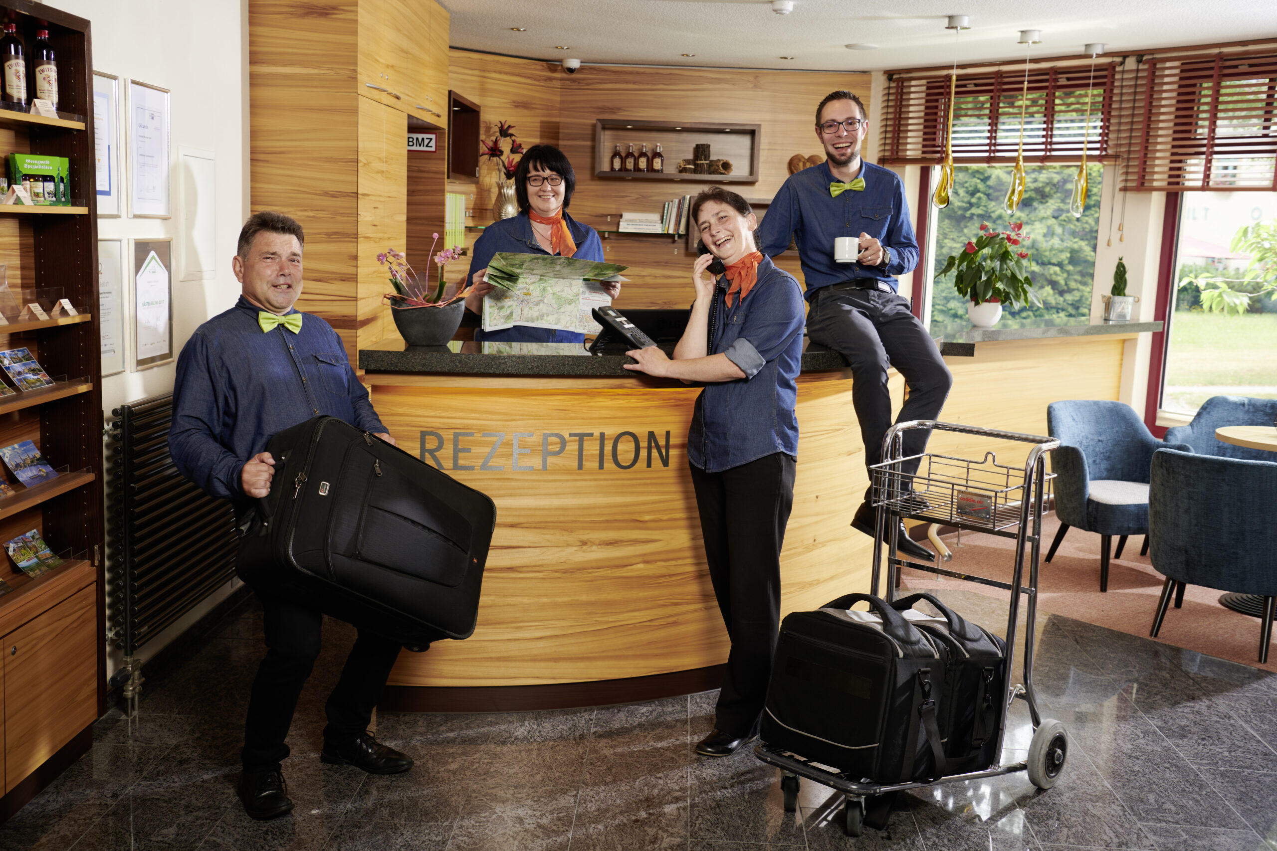 Rezeptionsteam im Parkhotel Neustadt