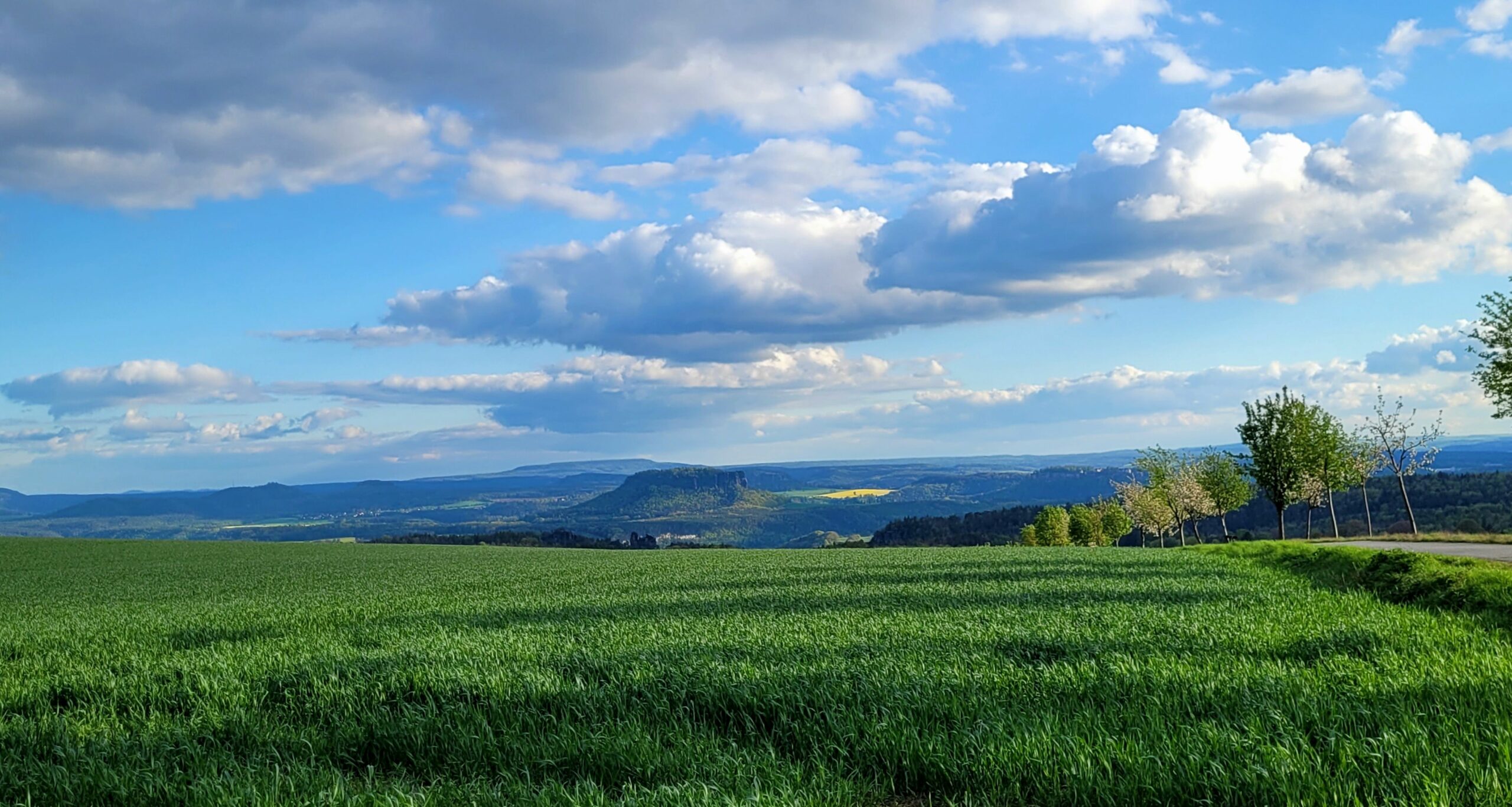 rundblick von hohburkersdorf auf die sächsische schweiz